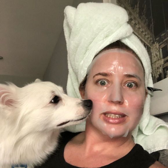 Cleaning my closet to help the huskies πΎπΎ - Picture 5 of 8